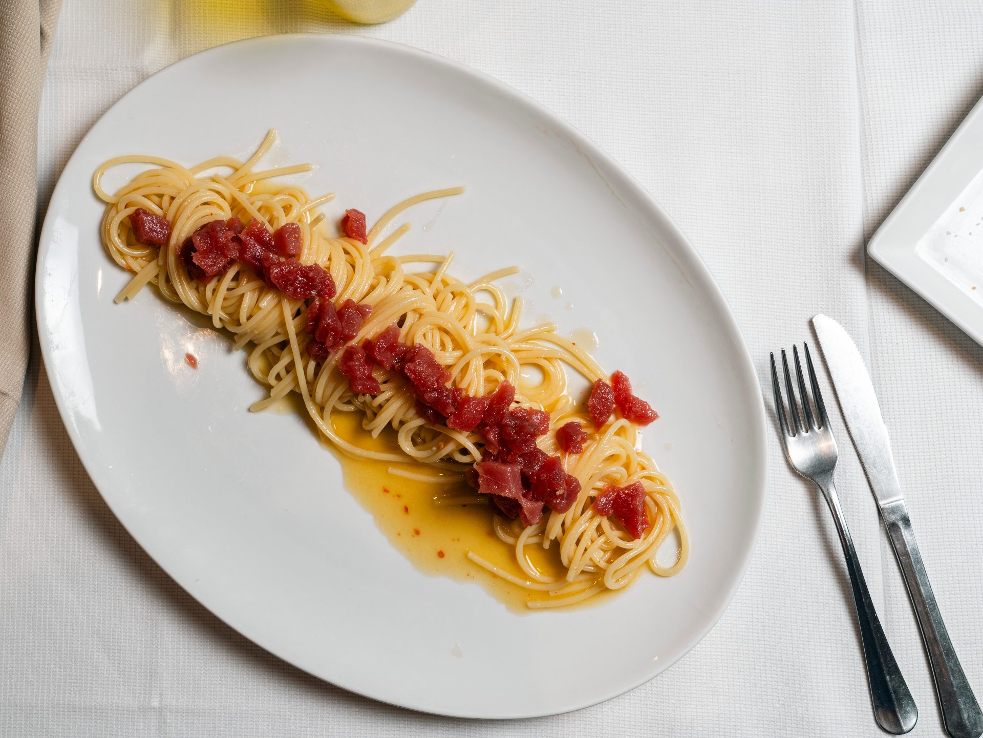 Spaghetti con tartare di tonno rosso